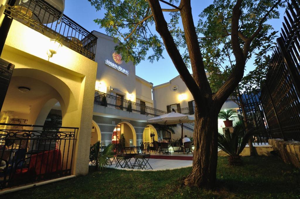 Vila Duric - Ex Hotel Duric Petrovac Ngoại thất bức ảnh