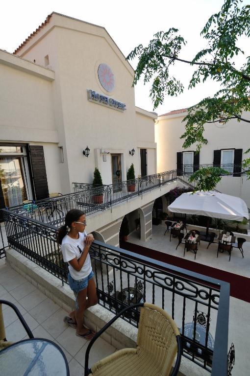 Vila Duric - Ex Hotel Duric Petrovac Ngoại thất bức ảnh