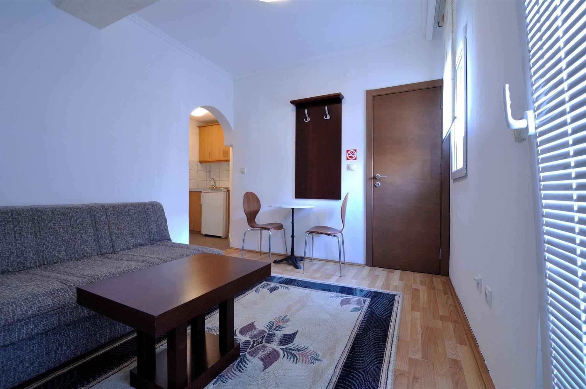 Vila Duric - Ex Hotel Duric Petrovac Ngoại thất bức ảnh