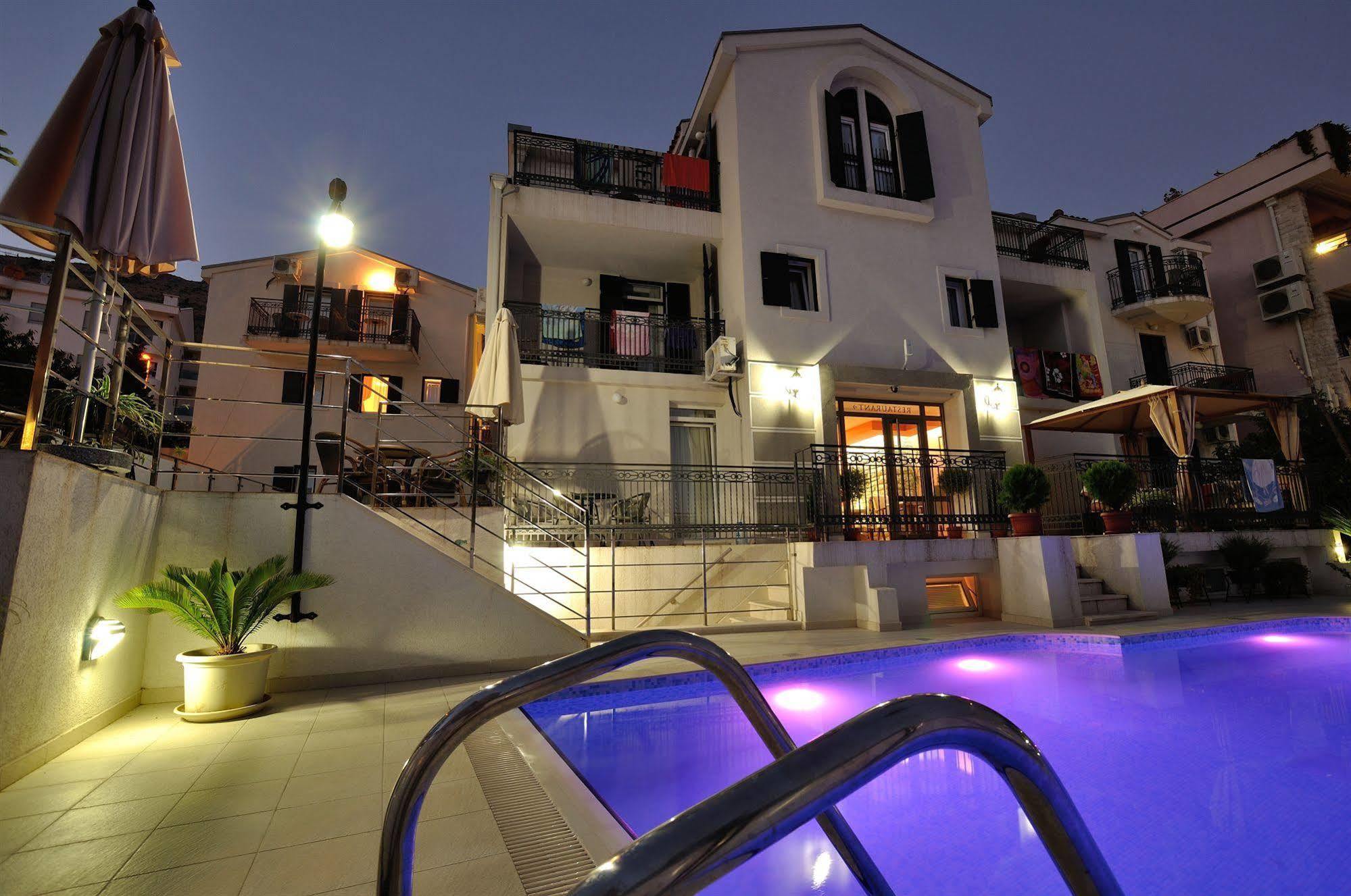 Vila Duric - Ex Hotel Duric Petrovac Ngoại thất bức ảnh