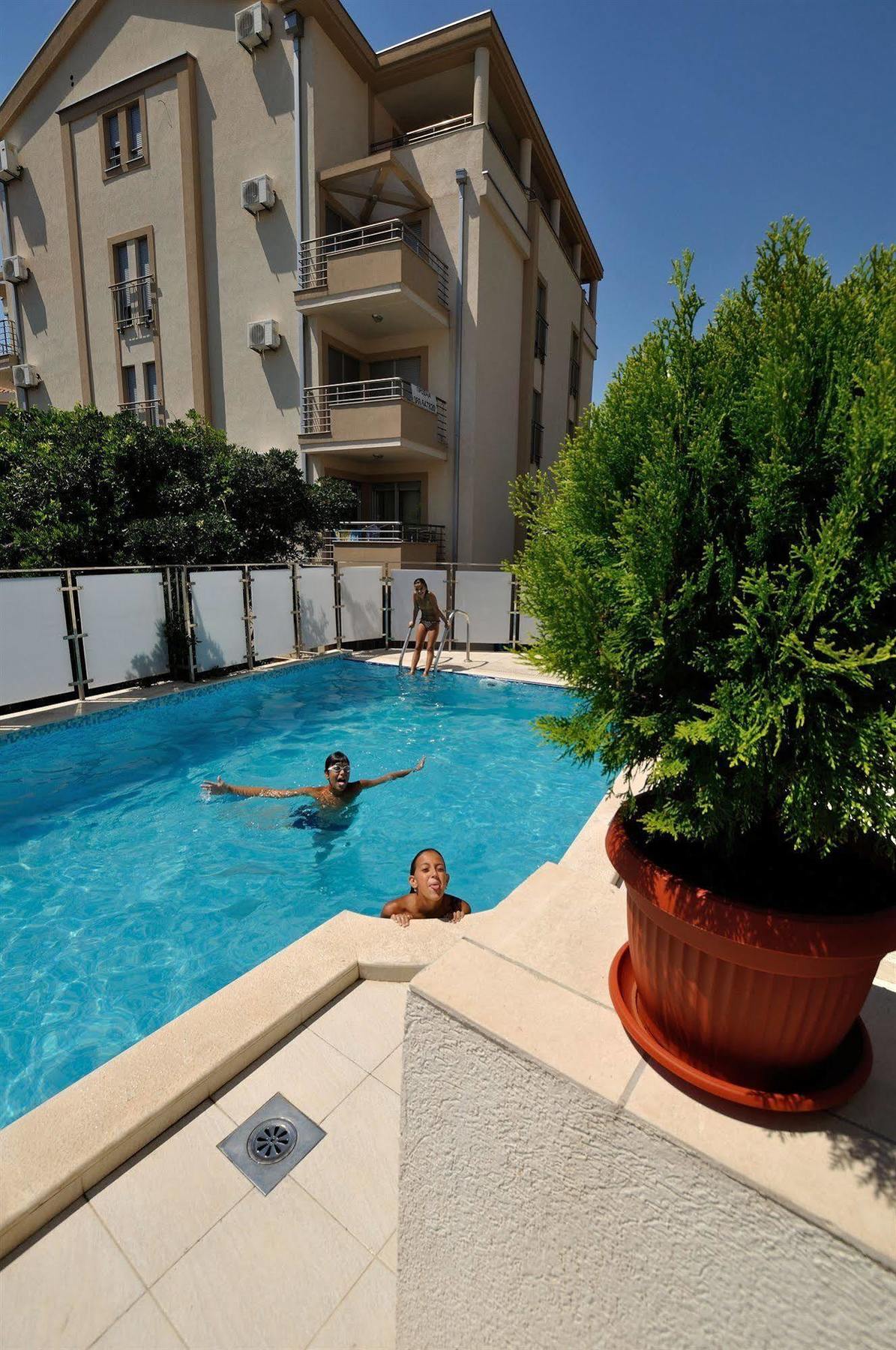 Vila Duric - Ex Hotel Duric Petrovac Ngoại thất bức ảnh